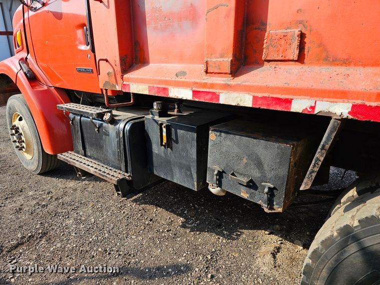 image for item MA9283 2001 Sterling L7500 dump truck