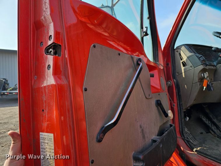 image for item MA9283 2001 Sterling L7500 dump truck