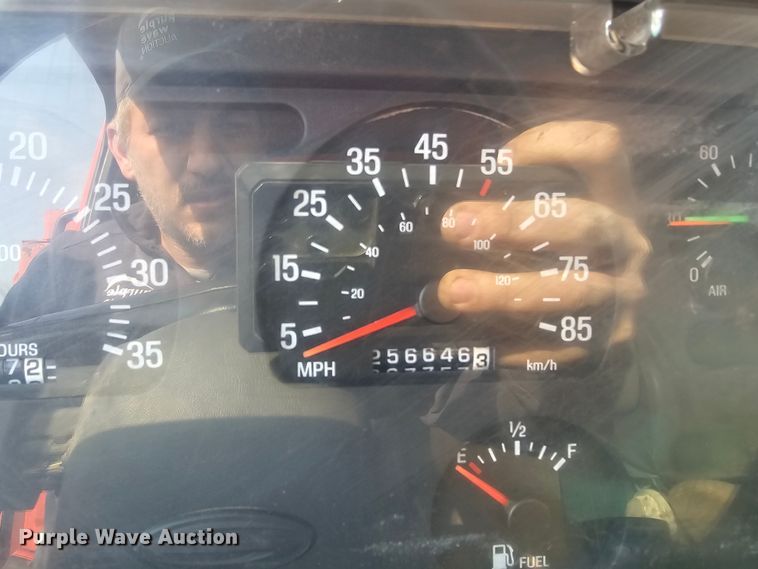 image for item MA9283 2001 Sterling L7500 dump truck