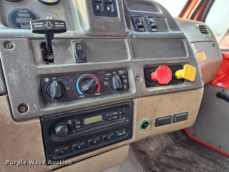 image for item MA9283 2001 Sterling L7500 dump truck