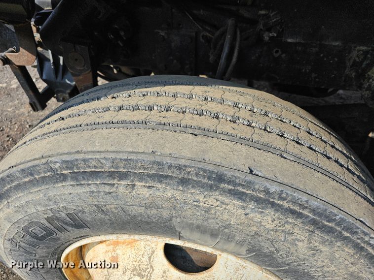 image for item MA9283 2001 Sterling L7500 dump truck