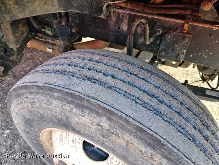 image for item MA9283 2001 Sterling L7500 dump truck