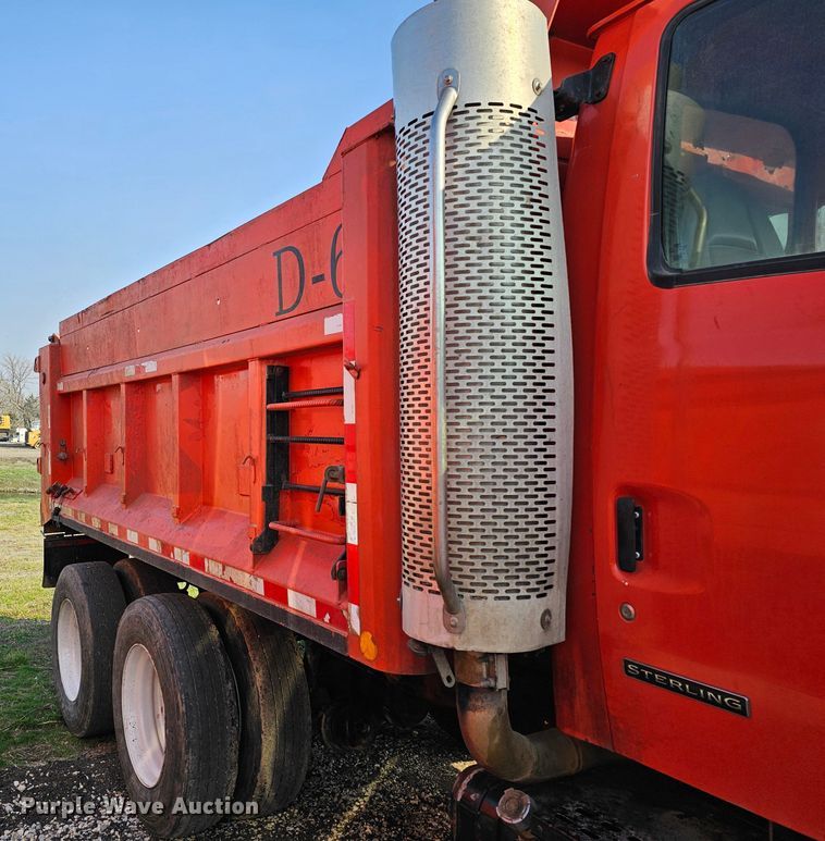 image for item MA9284 2003 Sterling  L7500 dump truck