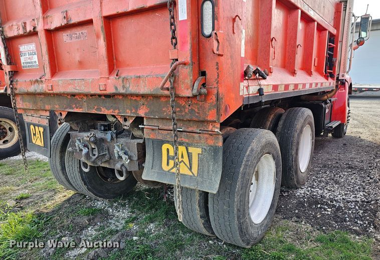 image for item MA9284 2003 Sterling  L7500 dump truck