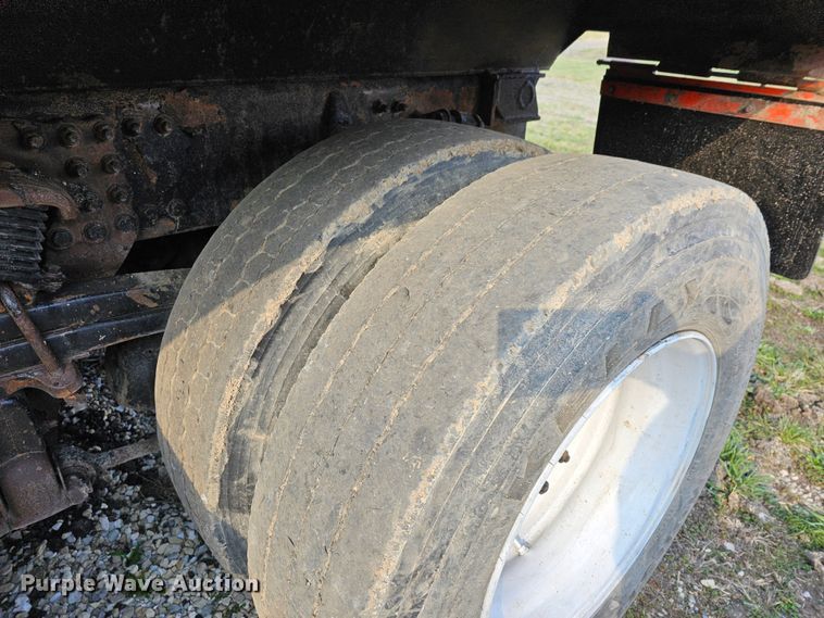 image for item MA9284 2003 Sterling  L7500 dump truck