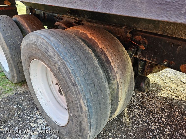 image for item MA9284 2003 Sterling  L7500 dump truck