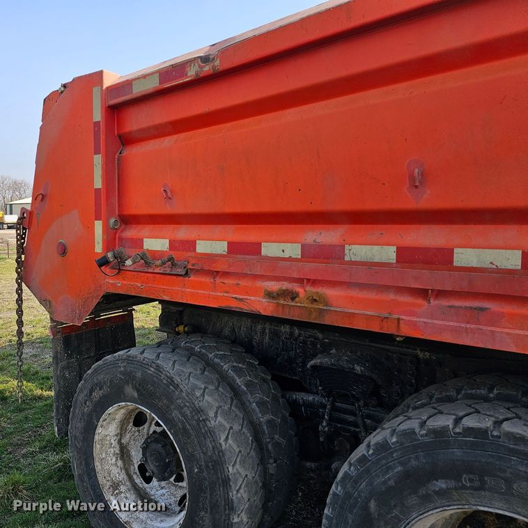 image for item MA9285 2006 Sterling L7500 dump truck