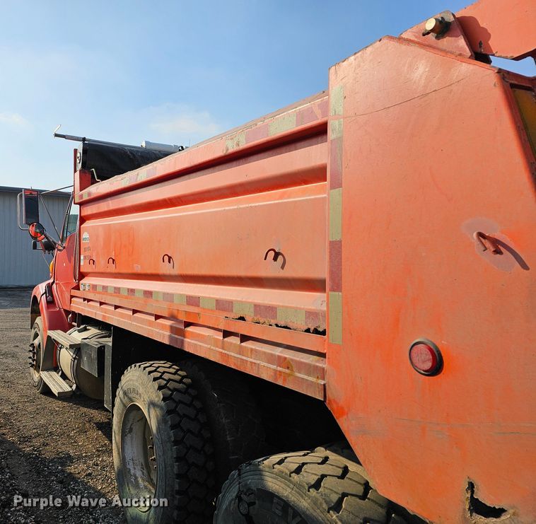 image for item MA9285 2006 Sterling L7500 dump truck