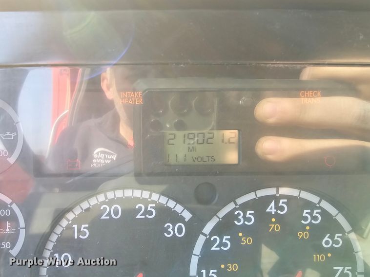 image for item MA9285 2006 Sterling L7500 dump truck