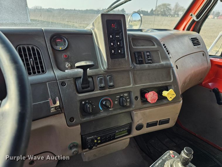 image for item MA9285 2006 Sterling L7500 dump truck