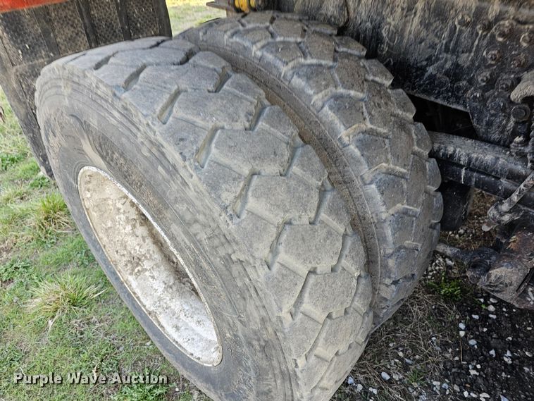 image for item MA9285 2006 Sterling L7500 dump truck