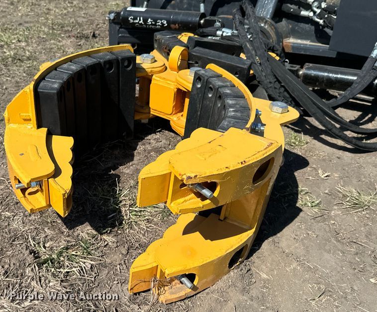 image for item ND9011 2023 LandHonor RG-11-5000G skid steer grapple