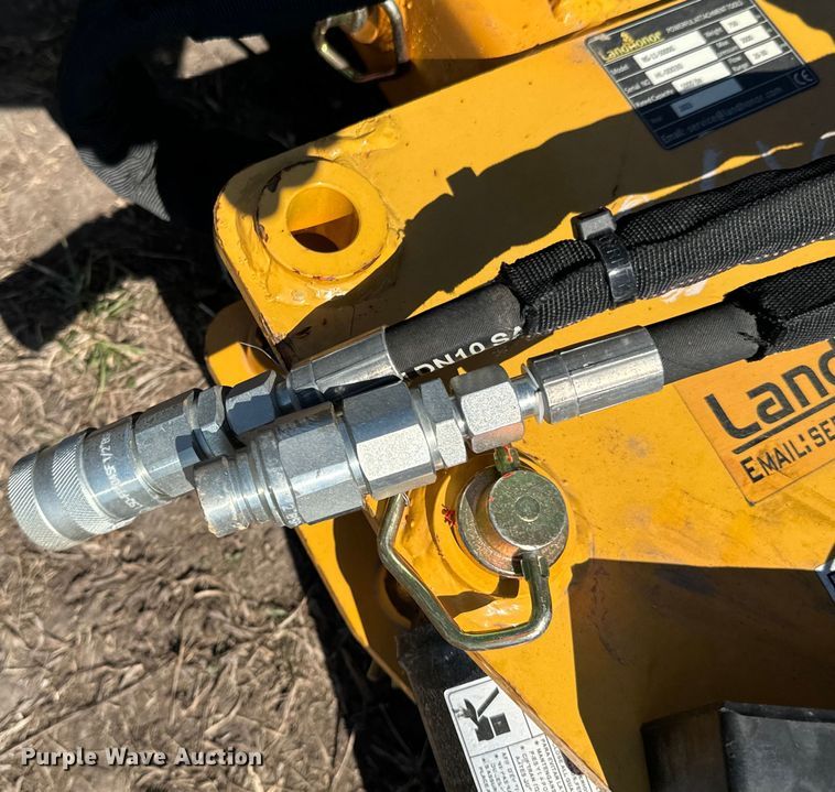 image for item ND9011 2023 LandHonor RG-11-5000G skid steer grapple