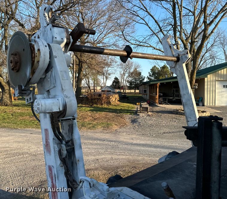 image for item ND9053 2006 International   4300 bucket truck