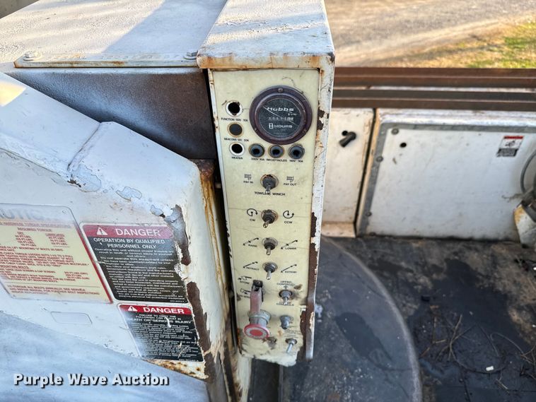 image for item ND9053 2006 International   4300 bucket truck