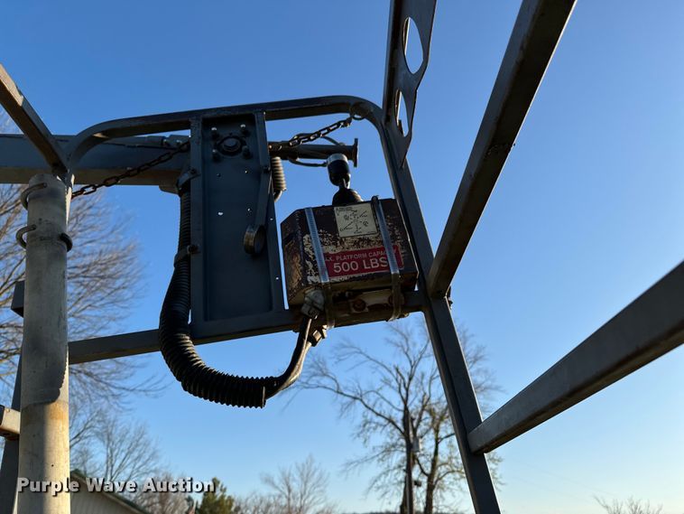 image for item ND9053 2006 International   4300 bucket truck