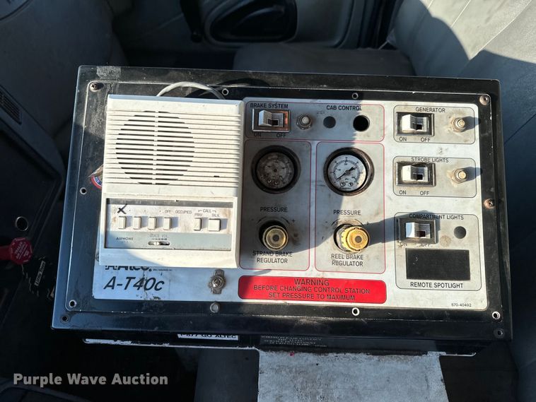 image for item ND9053 2006 International   4300 bucket truck