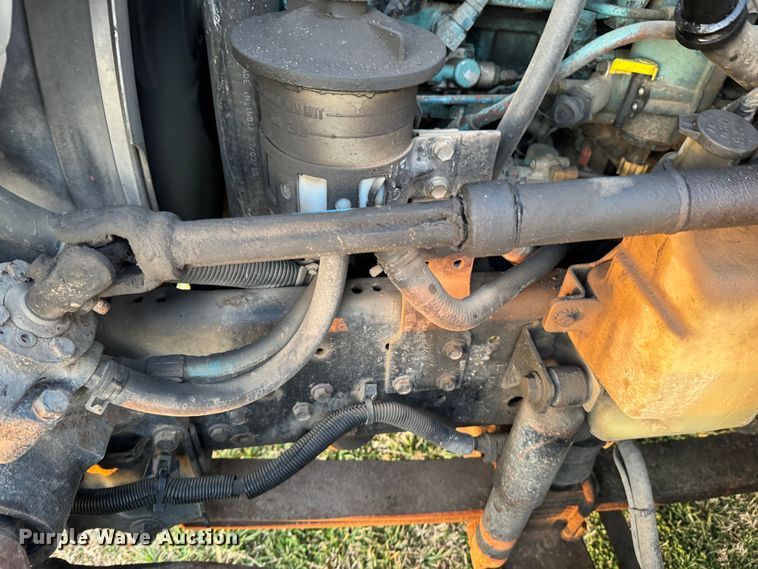 image for item ND9053 2006 International   4300 bucket truck