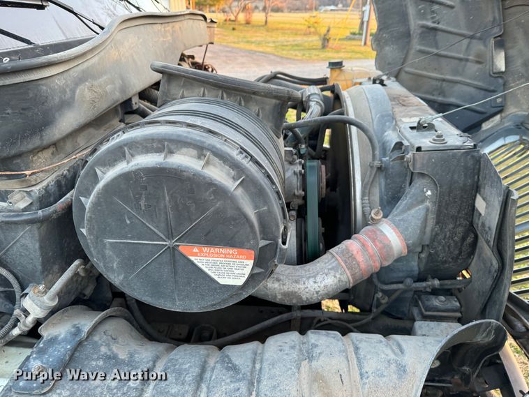 image for item ND9053 2006 International   4300 bucket truck