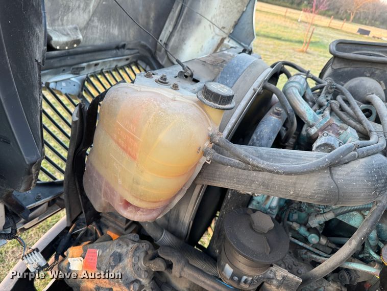 image for item ND9053 2006 International   4300 bucket truck