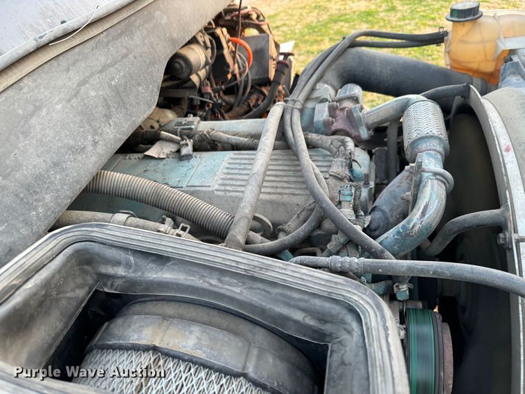 image for item ND9053 2006 International   4300 bucket truck