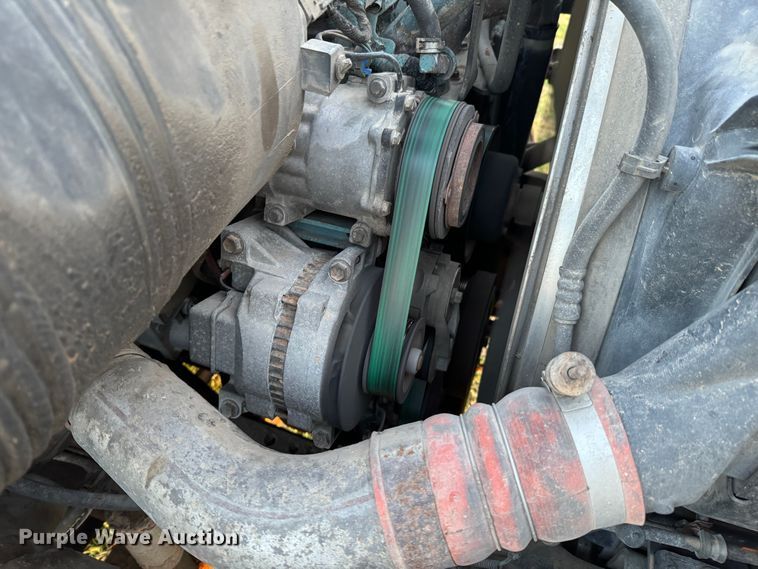 image for item ND9053 2006 International   4300 bucket truck