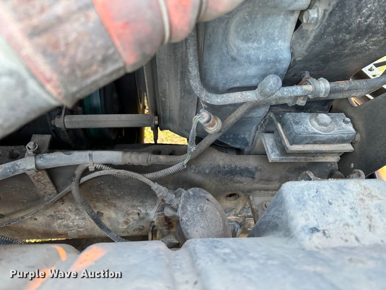 image for item ND9053 2006 International   4300 bucket truck