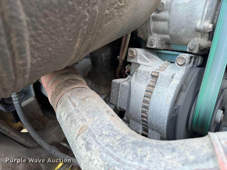 image for item ND9053 2006 International   4300 bucket truck