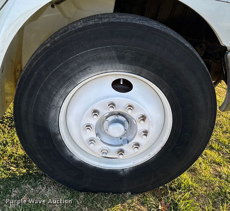 image for item ND9053 2006 International   4300 bucket truck