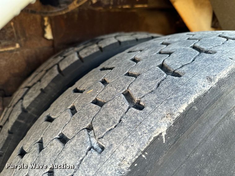 image for item ND9053 2006 International   4300 bucket truck