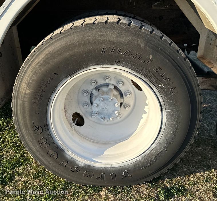 image for item ND9053 2006 International   4300 bucket truck