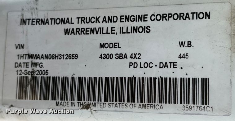 image for item ND9053 2006 International   4300 bucket truck