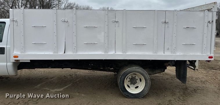 image for item NF9436 2000 Ford F550 Super Duty dump truck