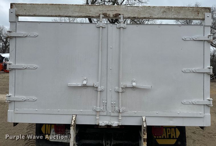 image for item NF9436 2000 Ford F550 Super Duty dump truck