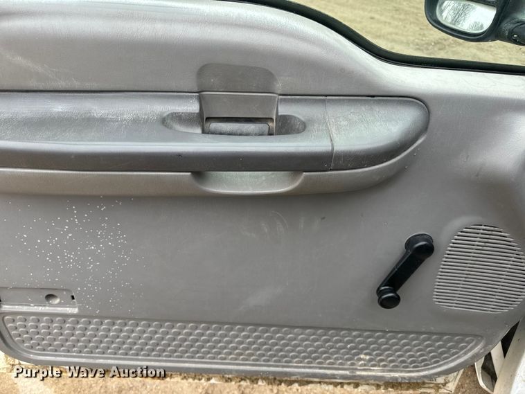 image for item NF9436 2000 Ford F550 Super Duty dump truck