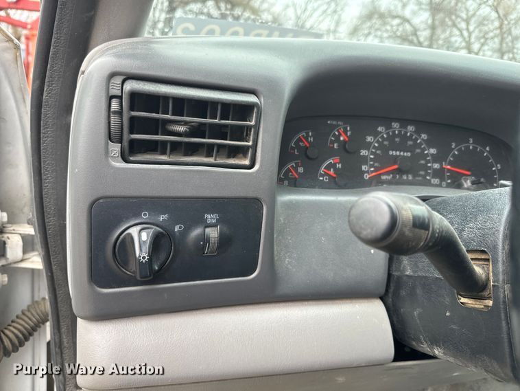 image for item NF9436 2000 Ford F550 Super Duty dump truck