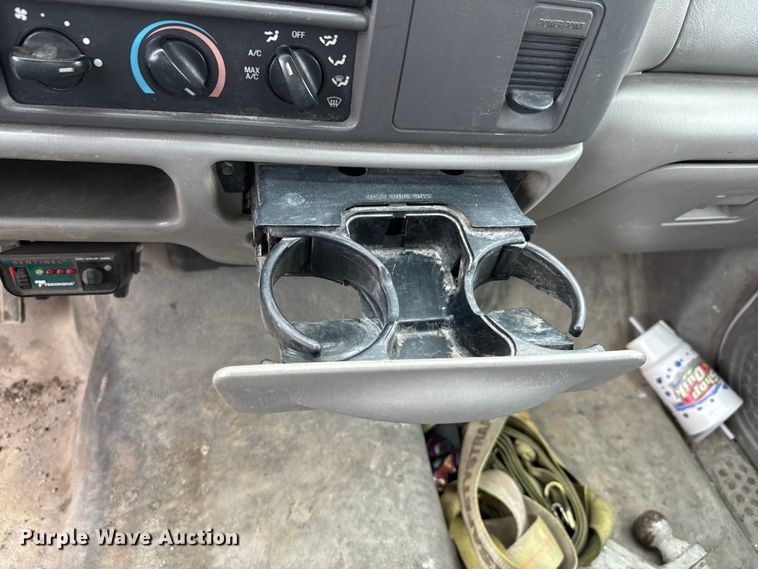 image for item NF9436 2000 Ford F550 Super Duty dump truck