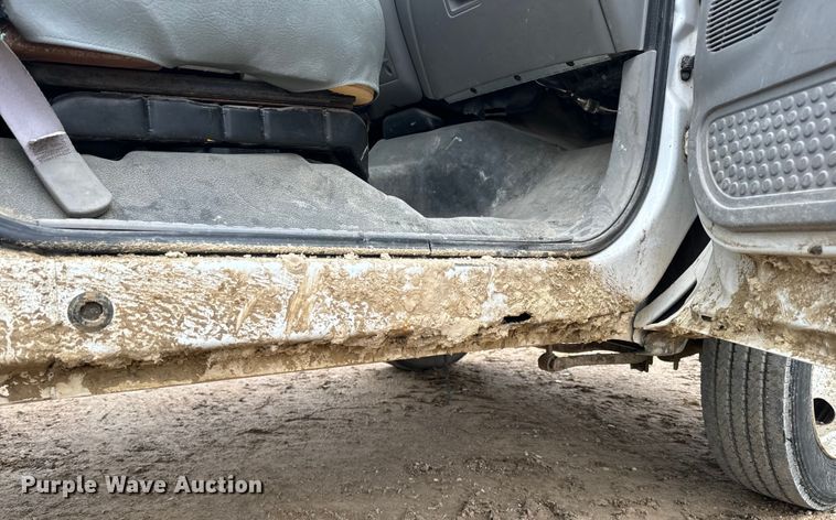 image for item NF9436 2000 Ford F550 Super Duty dump truck