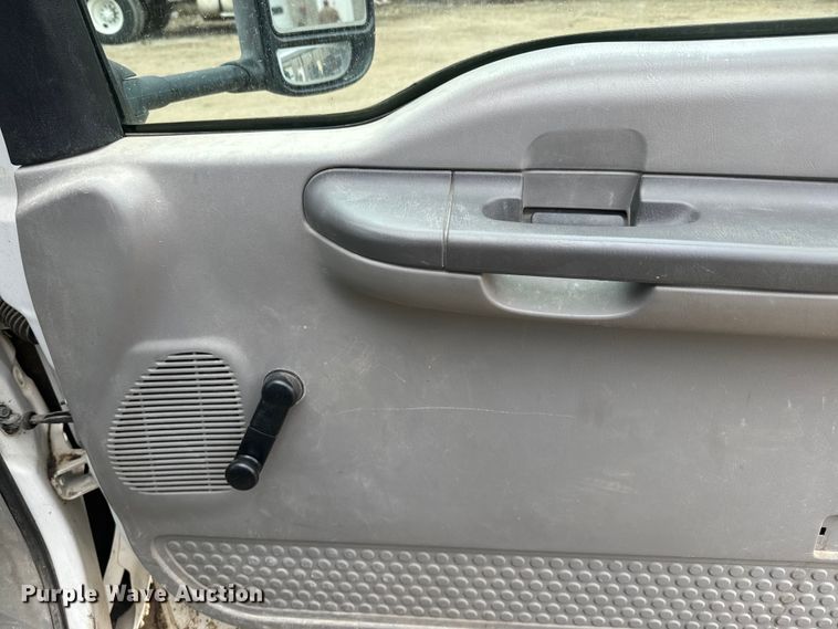 image for item NF9436 2000 Ford F550 Super Duty dump truck