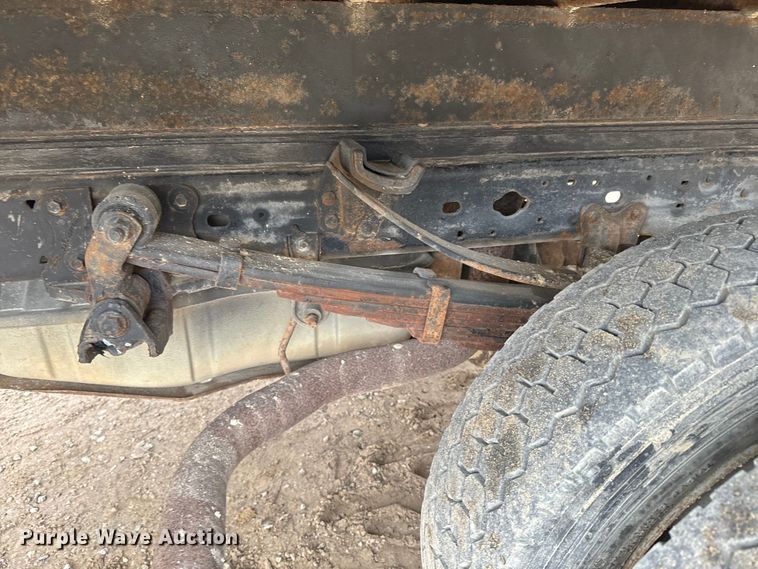 image for item NF9436 2000 Ford F550 Super Duty dump truck
