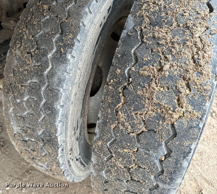 image for item NF9436 2000 Ford F550 Super Duty dump truck