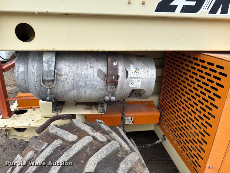 image for item NF9437 1998 JLG 25RTS scissor lift