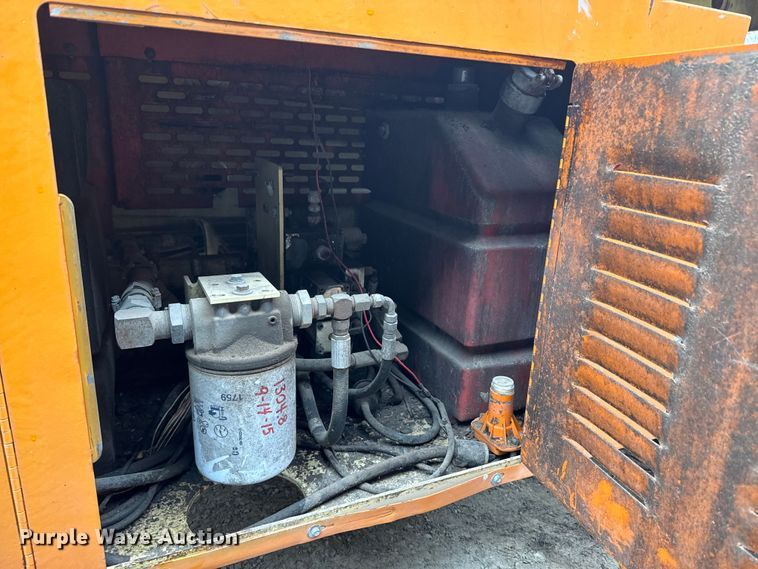 image for item NF9437 1998 JLG 25RTS scissor lift