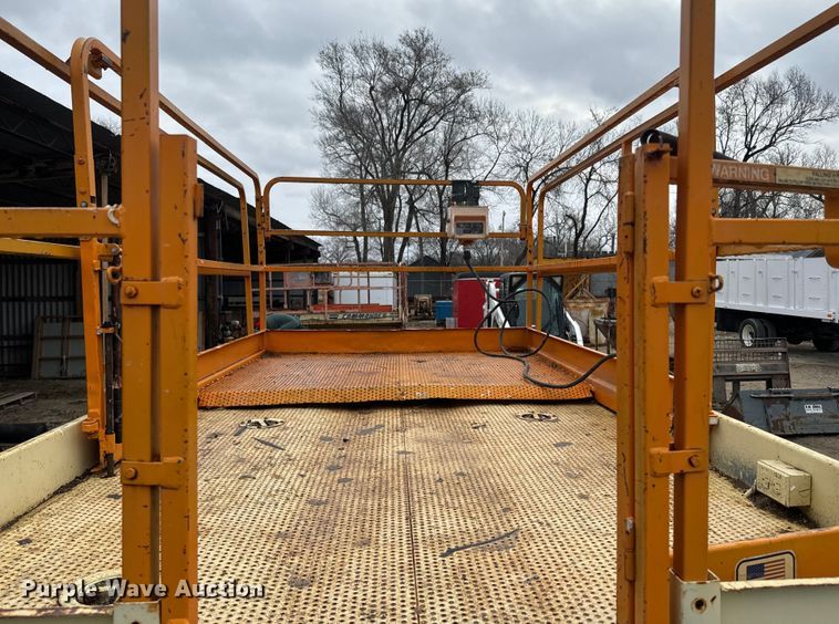 image for item NF9437 1998 JLG 25RTS scissor lift