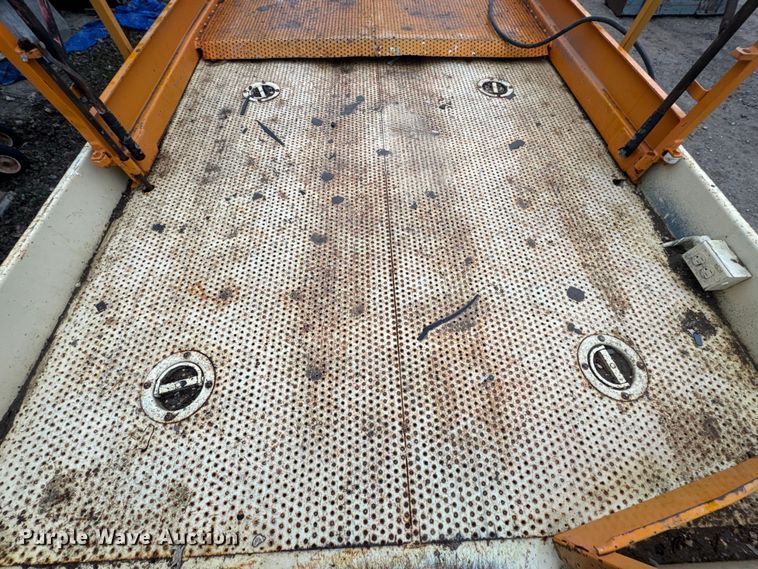 image for item NF9437 1998 JLG 25RTS scissor lift