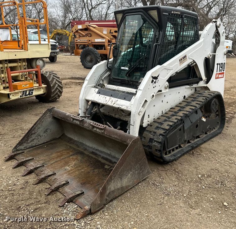 image for item NF9439 2009 Bobcat T190 tracked skid steer loader