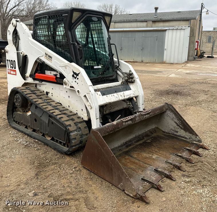 image for item NF9439 2009 Bobcat T190 tracked skid steer loader