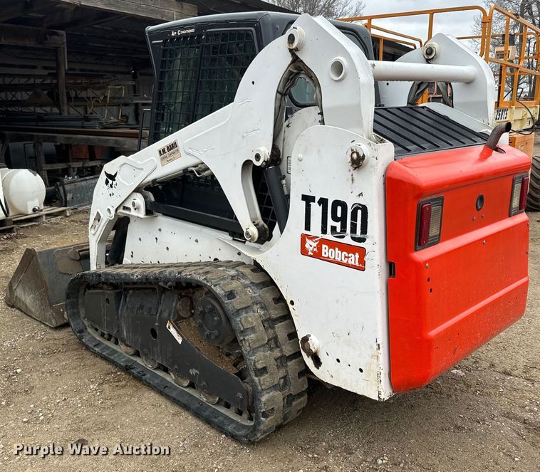 image for item NF9439 2009 Bobcat T190 tracked skid steer loader