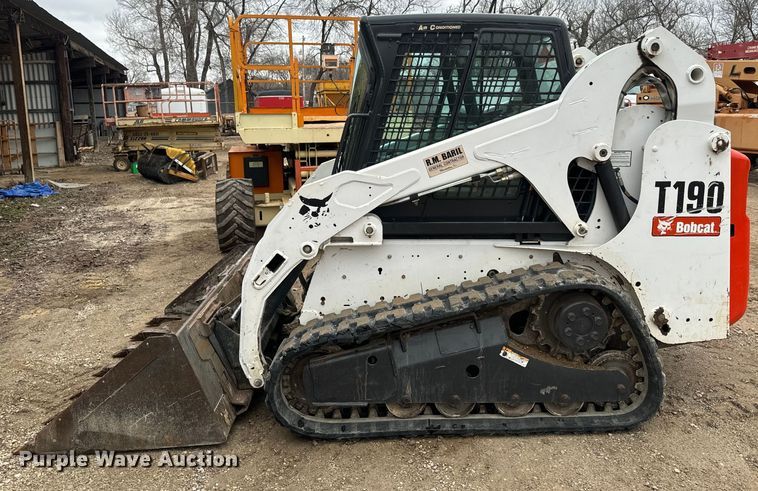 image for item NF9439 2009 Bobcat T190 tracked skid steer loader