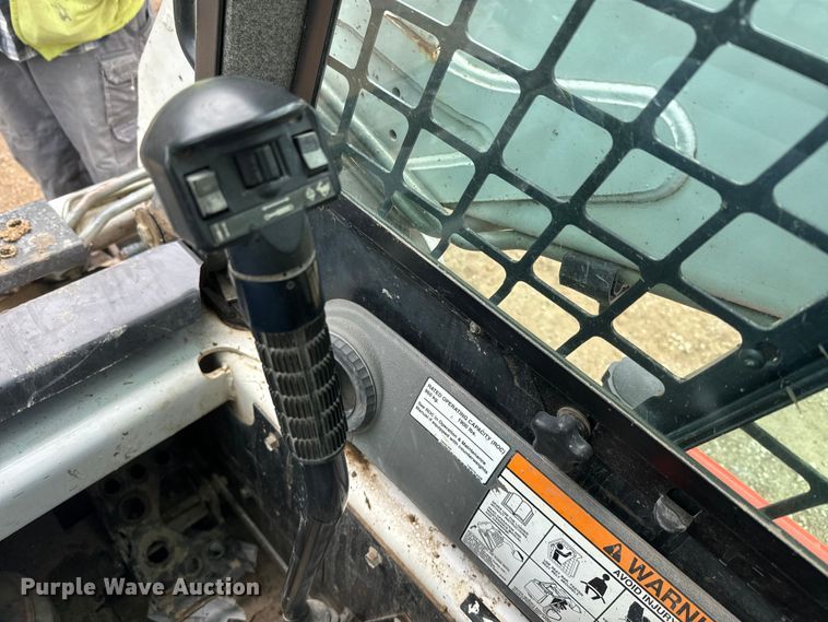 image for item NF9439 2009 Bobcat T190 tracked skid steer loader